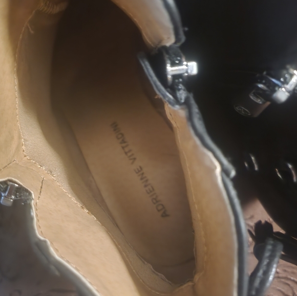 Adrienne Vittadini booties - Picture 3 of 8